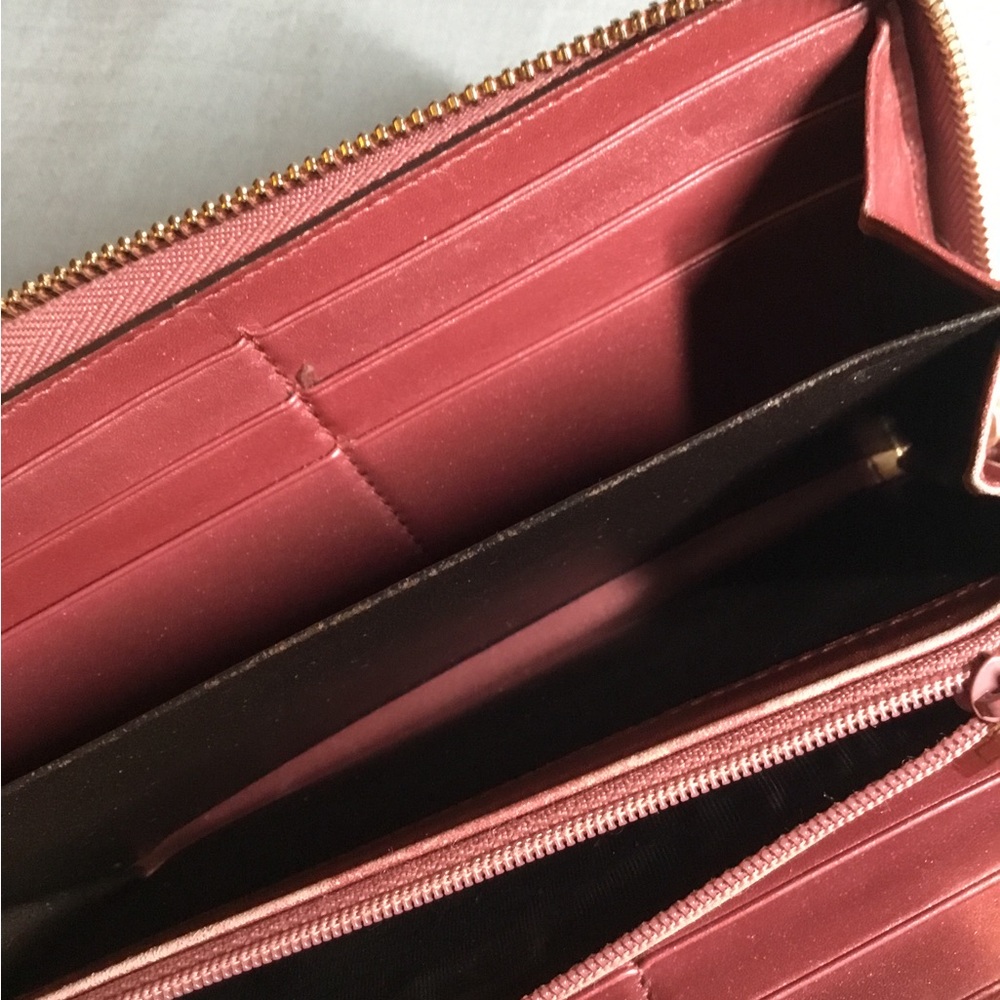 Gucci Red Quilted Wallet with Gold Hardware - Picture 9 of 9